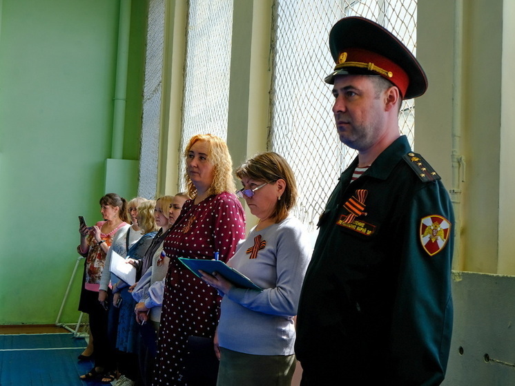 В Йошкар-Оле представитель Росгвардии вошел в состав жюри в судействе Смотра строя и песни среди школьников