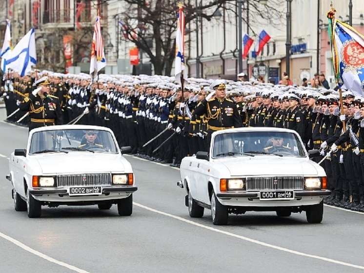 Парад Победы во Владивостоке покажут в прямом эфире 9 мая: где и когда смотреть