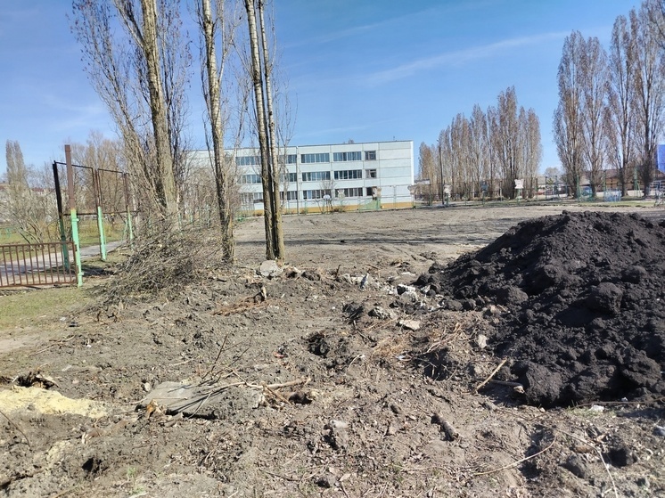 В Кузнецке обновляют детскую спортплощадку, выбранную горожанами в голосовании