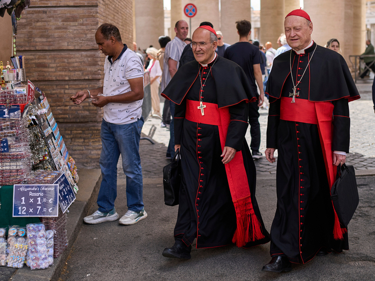 В Риме начались процедуры по избранию нового папы римского