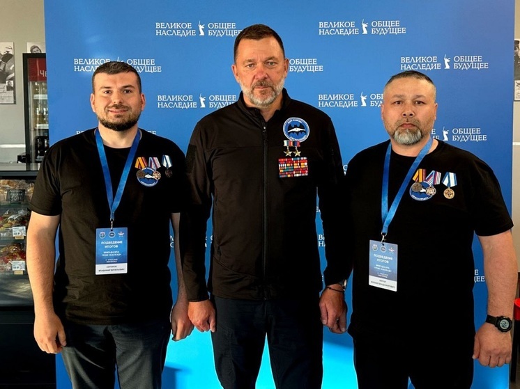 Двум участникам СВО из Ненецкого округа вручили боевые награды