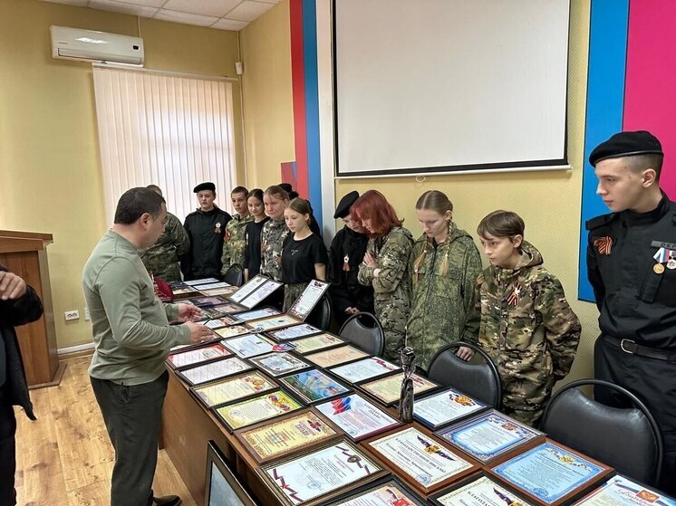 Политик Арменак Тозлян помог организовать урок мужества для юнармейцев