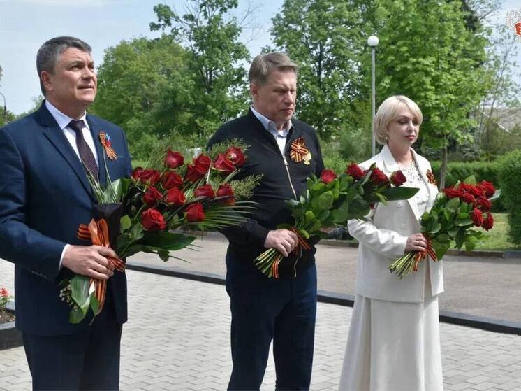 Глава Минздрава России посетил ЛНР