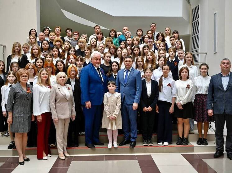 В Тамбове наградили детей-победителей конкурса о Победе