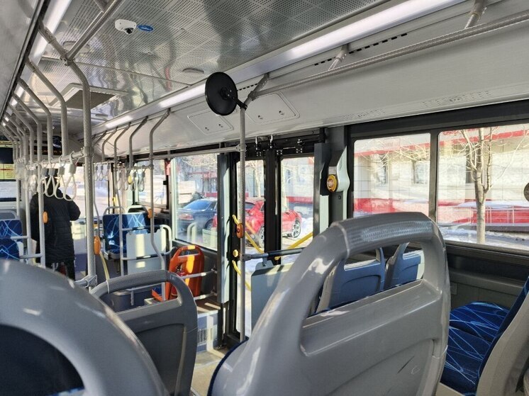 Ехал по полосе встречного движения и получил штраф водитель маршрутного автобуса в Хабаровске