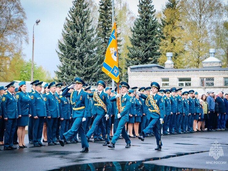 Торжественное мероприятие в преддверии Дня Победы прошло в Главном управлении МЧС Псковской области