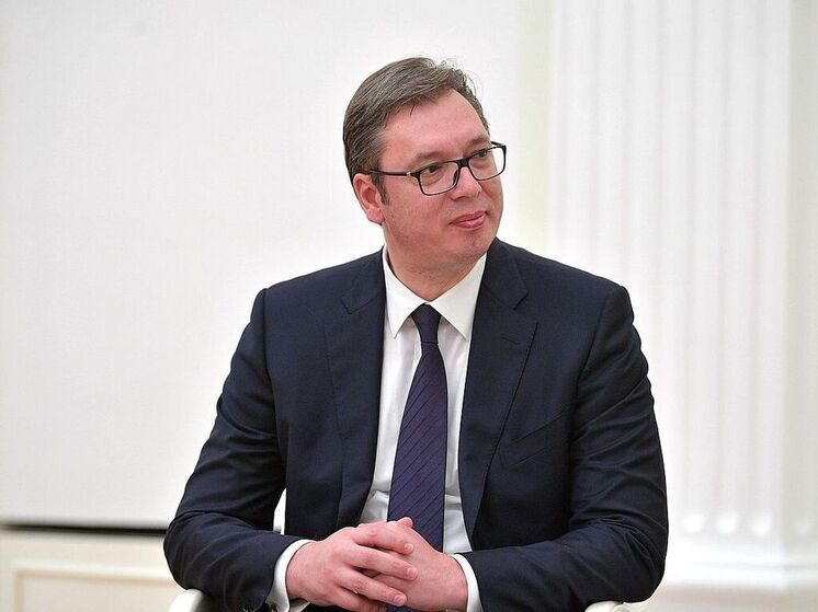 Самолет президента Сербии Вучича продолжил полет в Москву после посадки в Баку