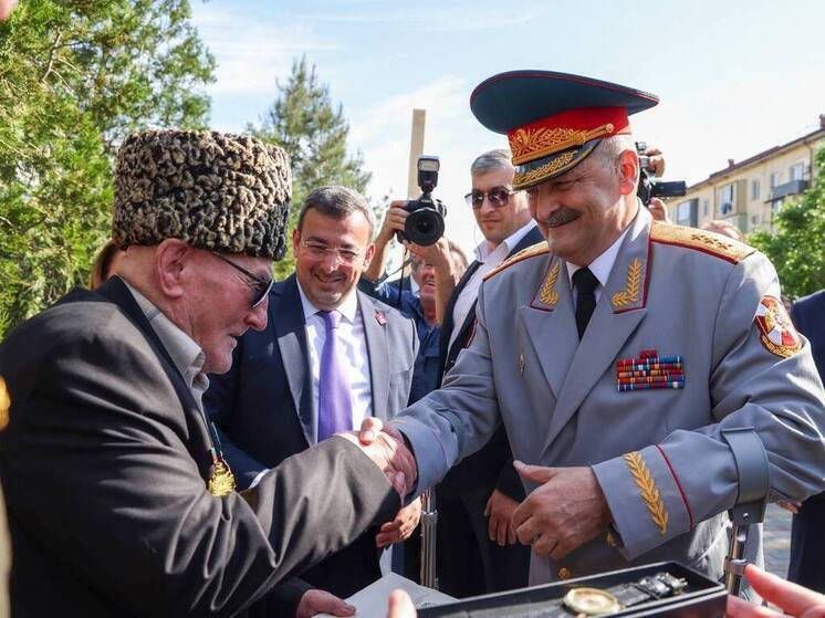 Ветеран Великой Отечественной войны получил орден Почёта Республики Дагестан