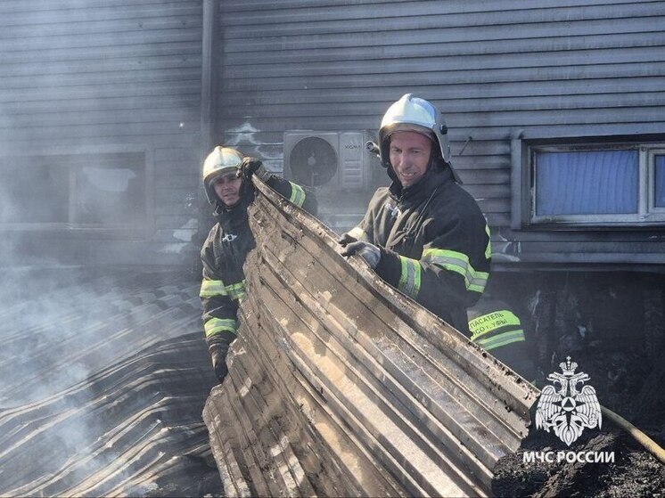 В Уфе устранили открытое горение в здании на 800 квадратных метрах