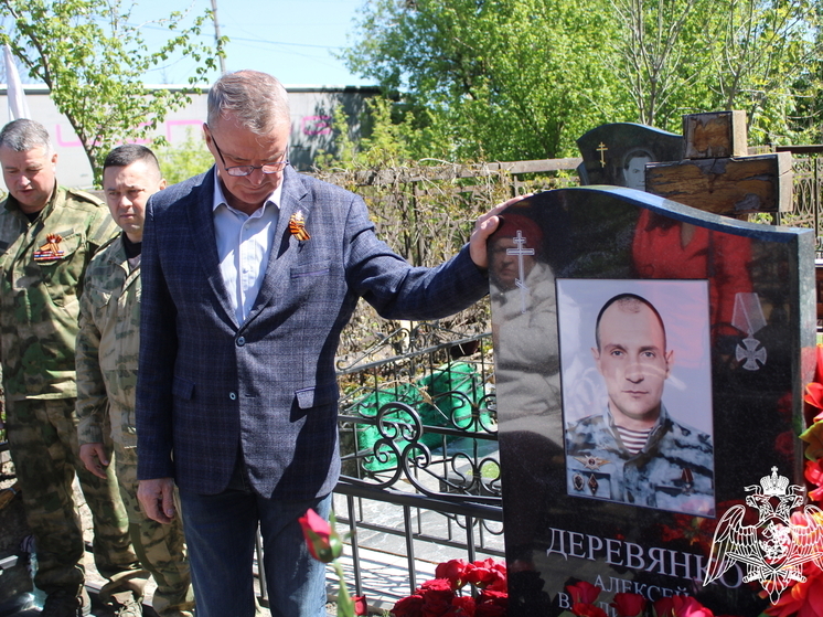 Липецкие росгвардейцы почтили память погибшего в зоне СВО сотрудника ОМОН