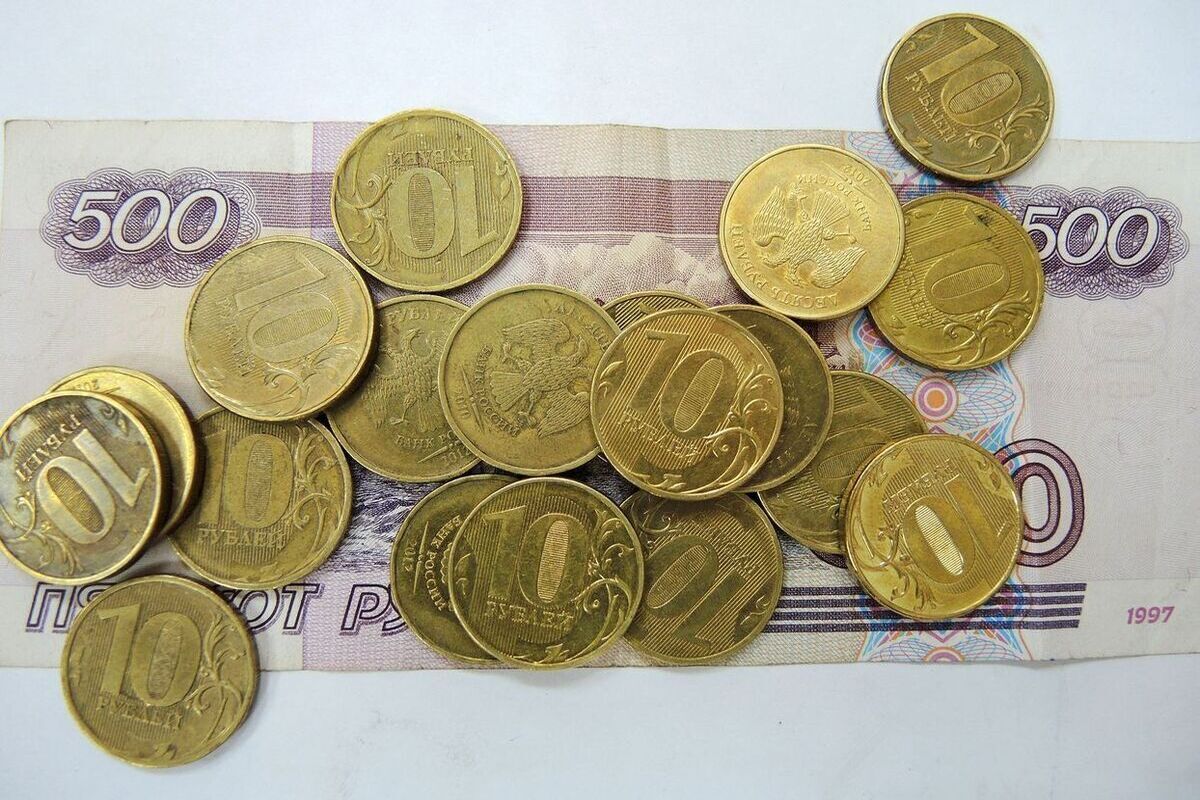 Россиянам рассказали о случаях, когда за перевод денег могут грозить штрафы и пени