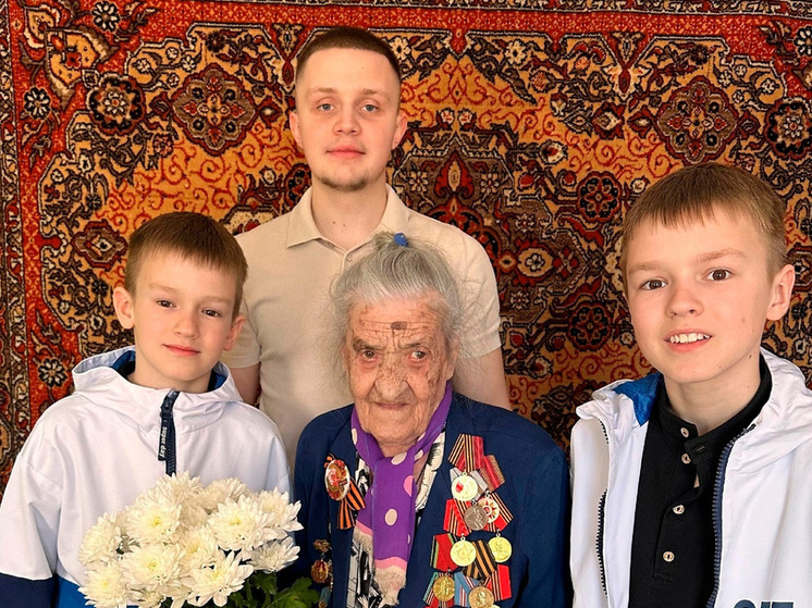 Тамбовская молодежь навестила 102-летнюю ветерана Великой Отечественной войны