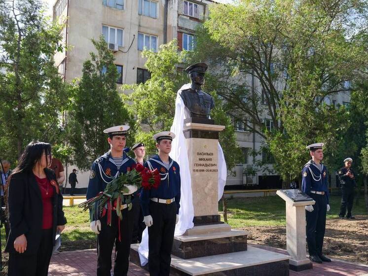 В Каспийске открыли Аллею Героев СВО с бюстами четырех дагестанцев