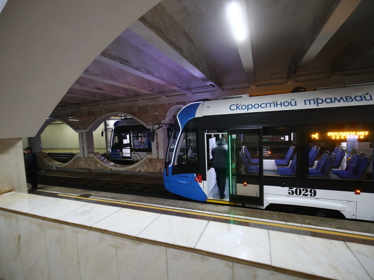 В Волгограде транспорт развозит зрителей «Света Великой Победы» по домам