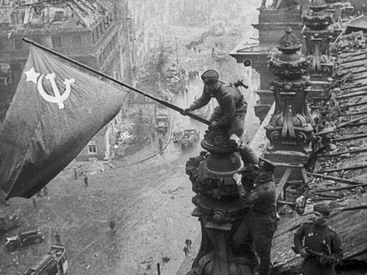 Власти Берлина запретили на 9 мая флаги СССР и георгиевские ленты
