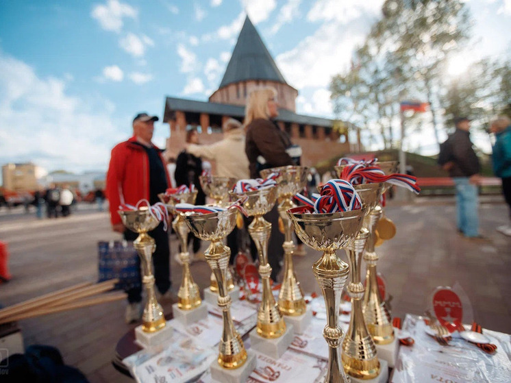 На центральных улицах Смоленска прошла ежегодная легкоатлетическая эстафета «Победа»