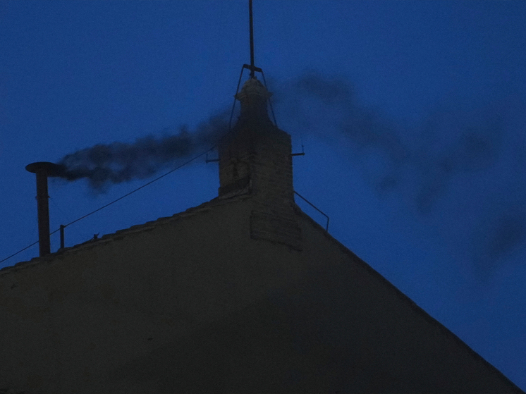 Конклав не смог с первого захода выбрать нового папу римского