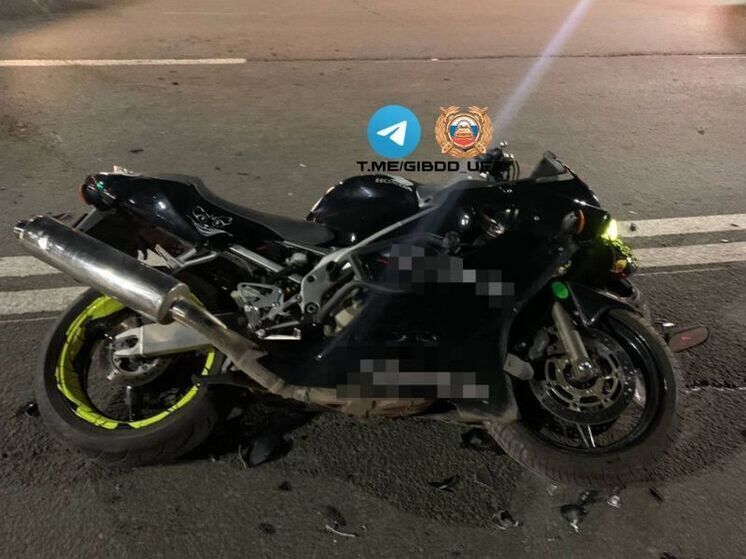 В Уфе столкнулись легковушка и мотоцикл – один человек пострадал