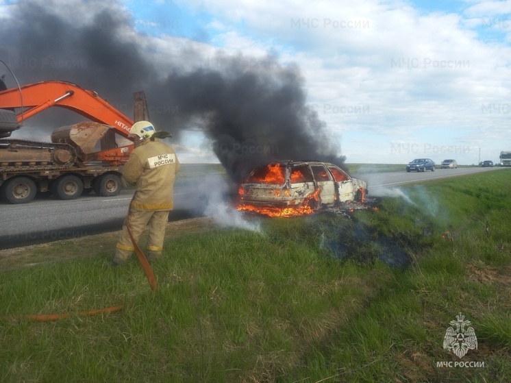 На трассе под Перемышлем потушили легковушку