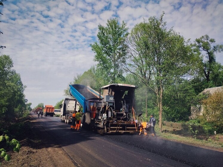 В Курской области обновляют дорогу к месту воинской памяти