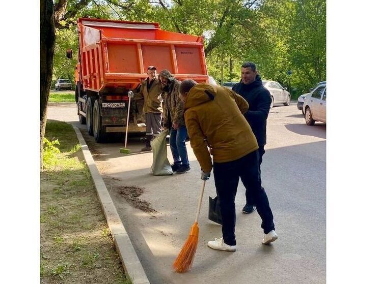 Сотрудники Корпорации инвестиционного развития Смоленской области вышли на субботник