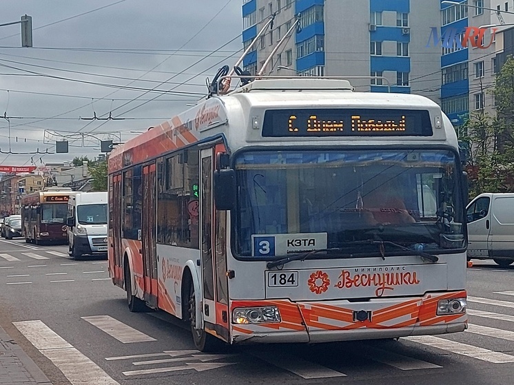 В калужских троллейбусах звучат фронтовые песни