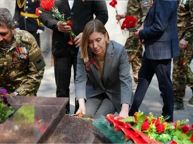 Депутат ЗСК Ирина Караваева встретила участников автопробега в рамках проекта «Города-герои – города Героев»