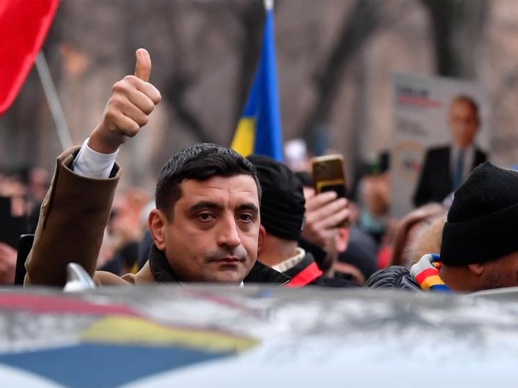  Лидер ультраправой румынской партии Джордже Симион победил в первом туре президентских выборов