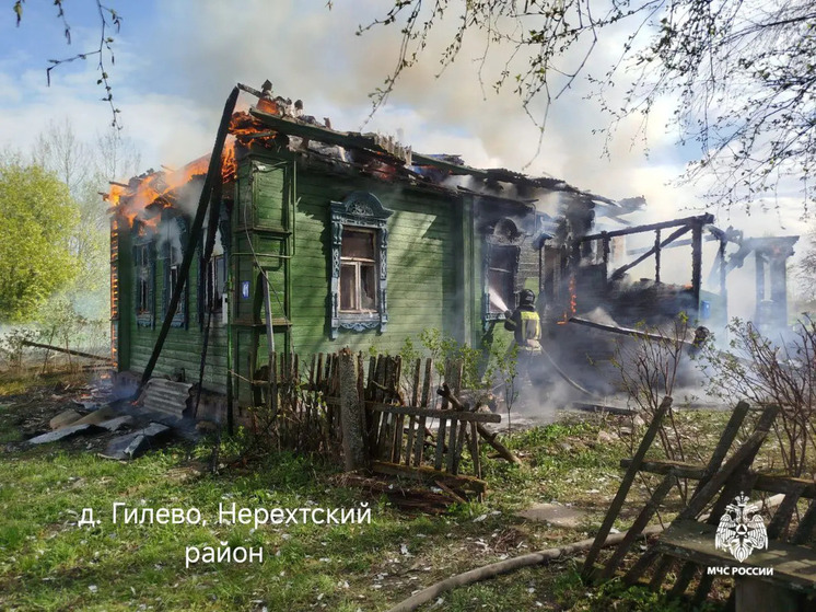 От копеечной свечи в деревне Гилево Нерехтского района сгорел дом