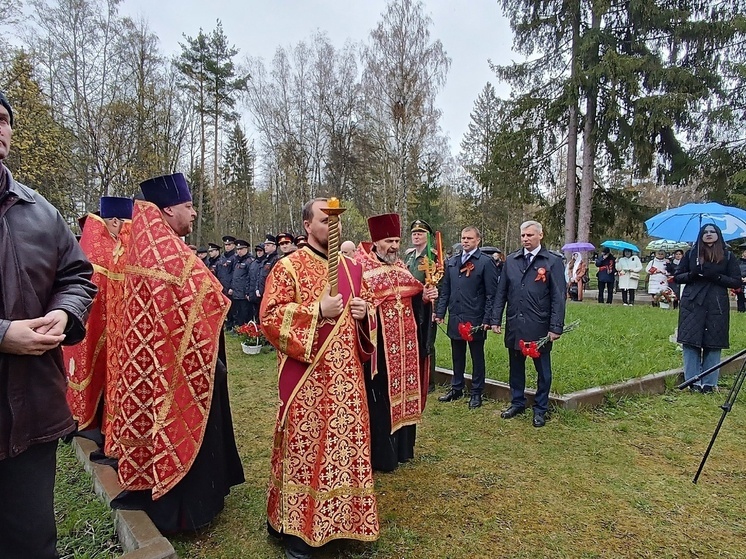 В Боровичах отслужили панихиду по погибшим в Великой Отечественной войне
