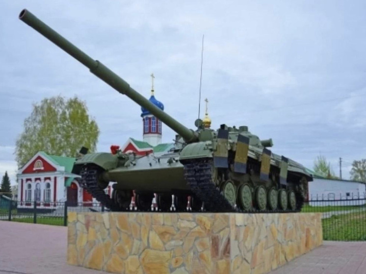 Танк с Афганистана и Чечни привезли в Новосибирск