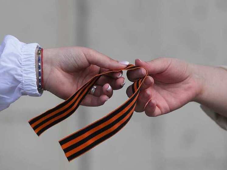 Рекордных размеров георгиевскую ленту шьют в Эссойле