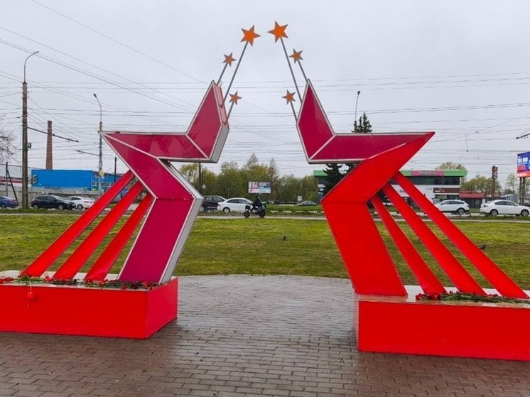 В Великом Новгороде восстановили разрушенную инсталляцию «Красная Звезда»