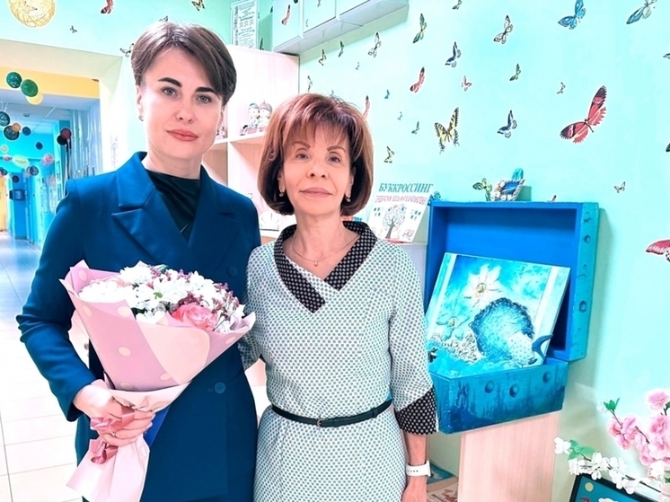Депутат гордумы Галина Трушина поздравила с днём рождения заведующую детским садом №35