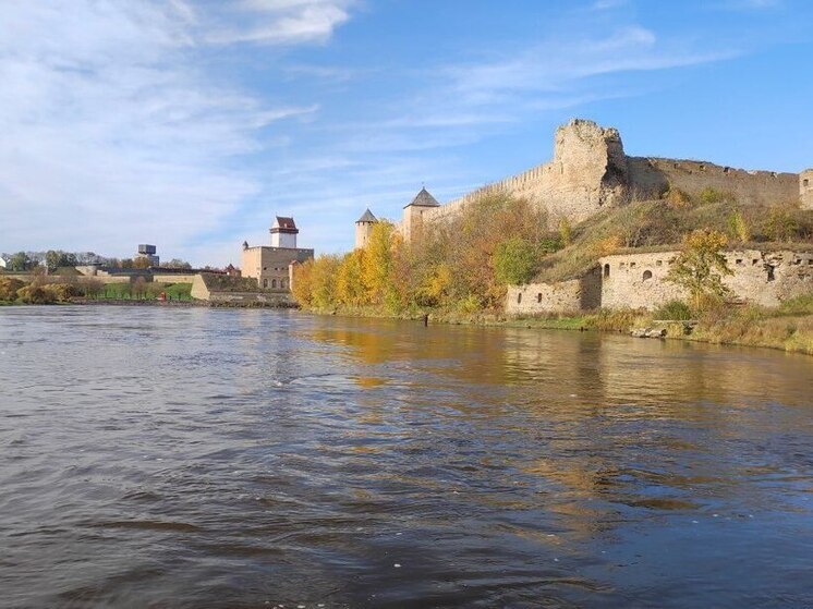 На набережной Нарвы пройдет концерт с экранами направленными в Эстонию