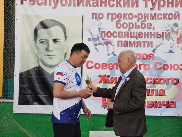 В Калмыкии завершился турнир по греко-римской борьбе