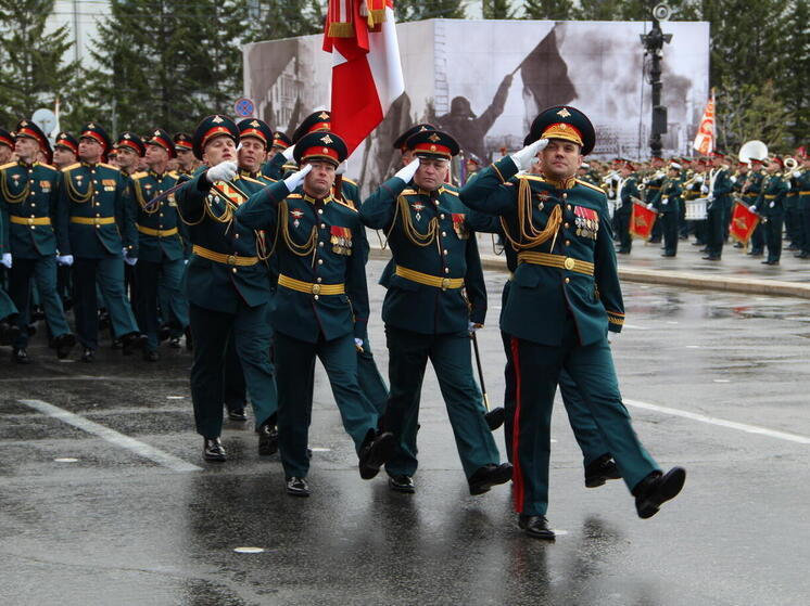 Кто не смог попасть на мероприятие или находится не в городе смогут посмотреть прохождение колонн