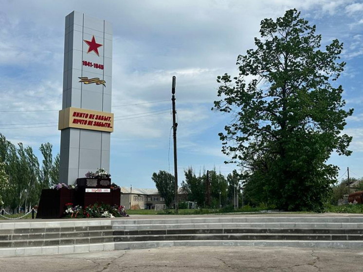 Чукотка восстановила памятник на братской могиле советских воинов в Новолуганском