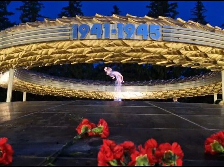В Орске из искры зажгли Вечный огонь