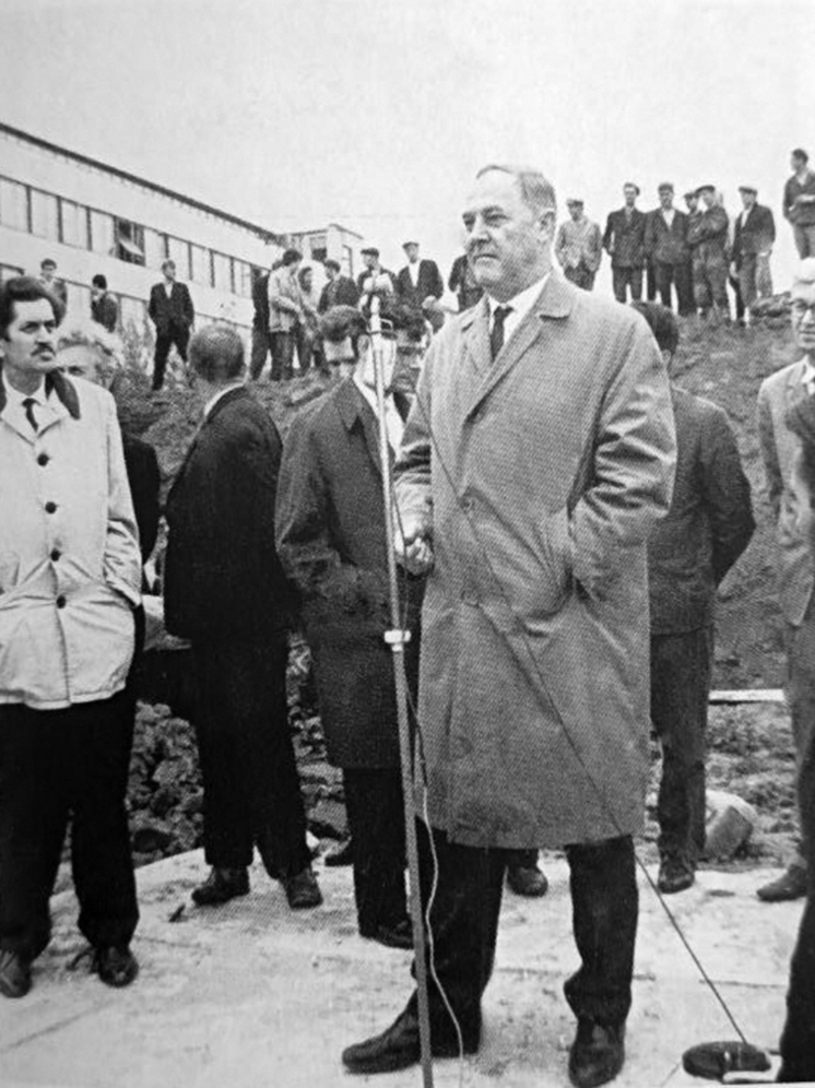 Заслуженный деятель науки РСФСР, создатель академгородка Пущино Александр Черкашин в годы Великой Отечественной руководил полевым госпиталем
