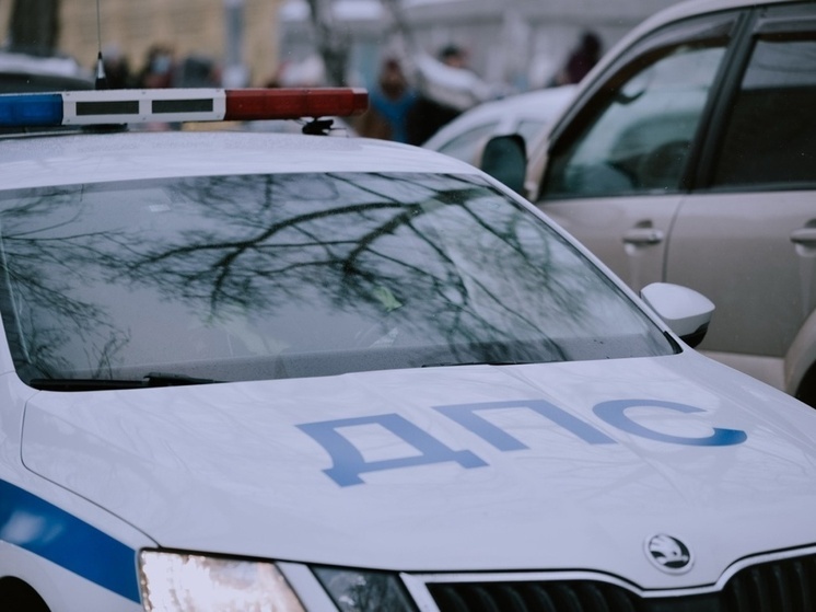 Ночью в Томске четыре автомобиля попали в ДТП