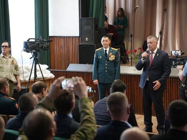 Губернатор Приангарья поздравил пациентов военного госпиталя с Днём Победы