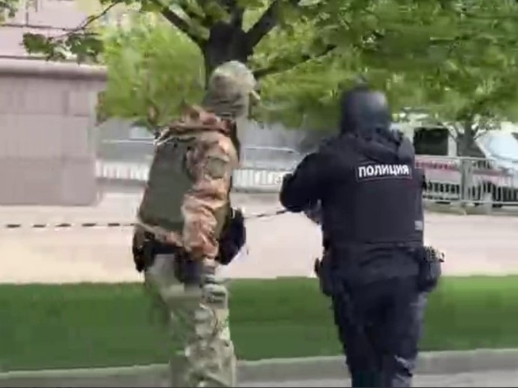 В Белгороде беспилотник ВСУ атаковал здание правительства Белгородской области