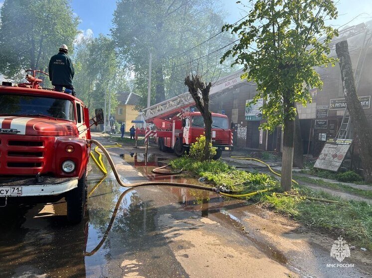 Из огня в жилом доме тульскими пожарными был спасен 77-летний мужчина