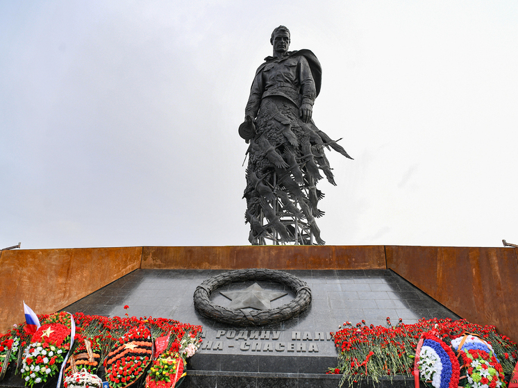 9 мая у Ржевского мемориала Советскому солдату проходят торжественные мероприятия