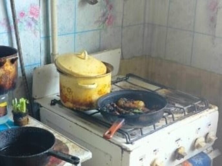 В Орле жителям улицы Курской пришлось вызывать МЧС из-за оставшейся без присмотра сковороды на плите