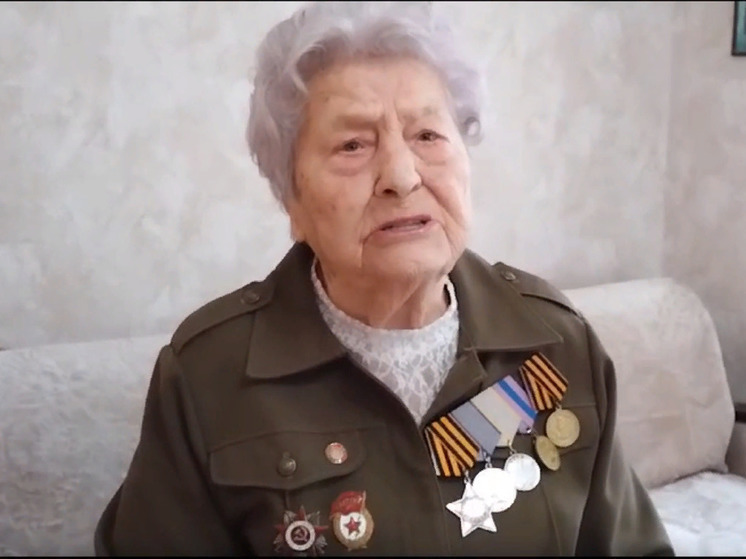 «Железная бабушка» поздравила россиян с 80-летием Победы