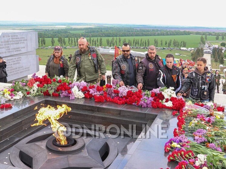 На Саур-Могилу доставили Вечный огонь из Волгограда