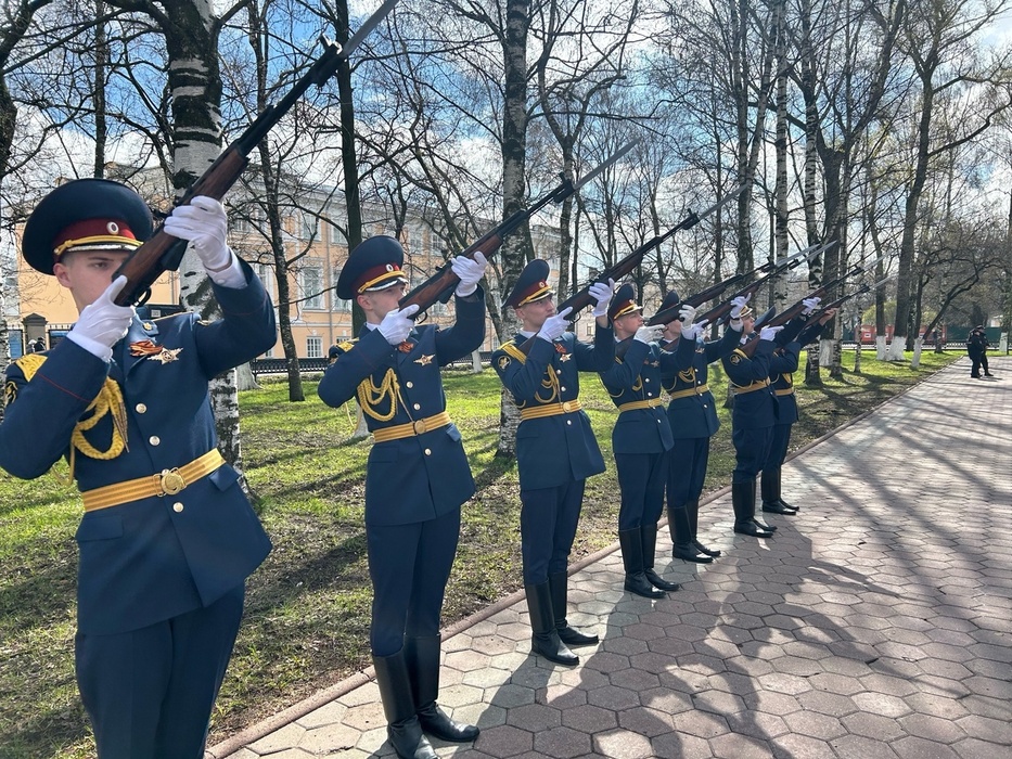 В Вологде прошел митинг и парад в честь Дня Победы