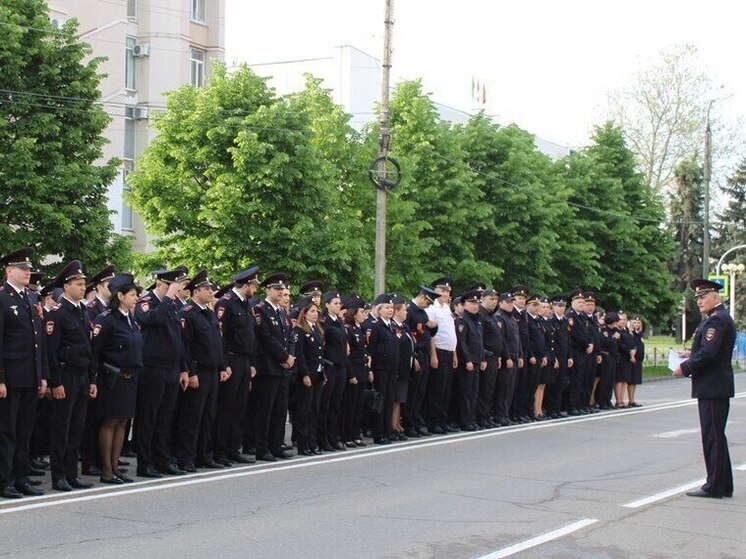 Полицейские Адыгеи охраняют порядок в День Победы